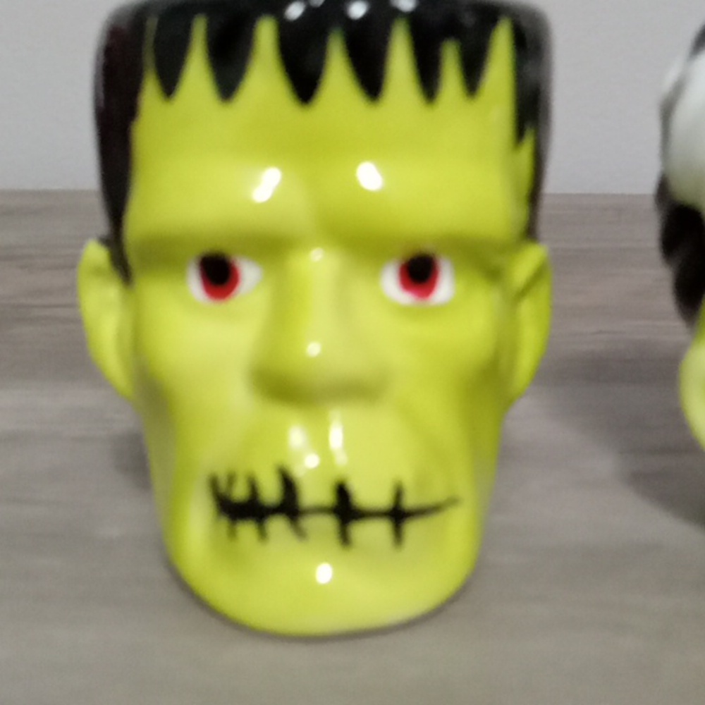 Cracker Barrel Frankenstein & His Bride Salt & Pepper Shakers - Picture 2 of 3